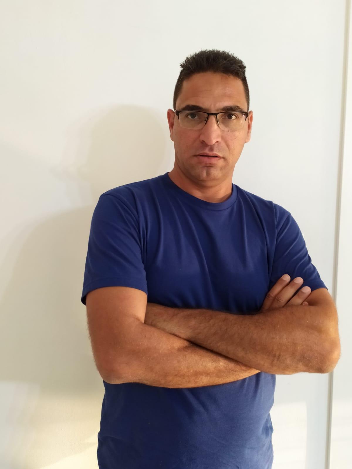 רונן הלל. מוניטין נט. מומחה להסרת מידע מגוגל ומומחה ניהול מוניטין.